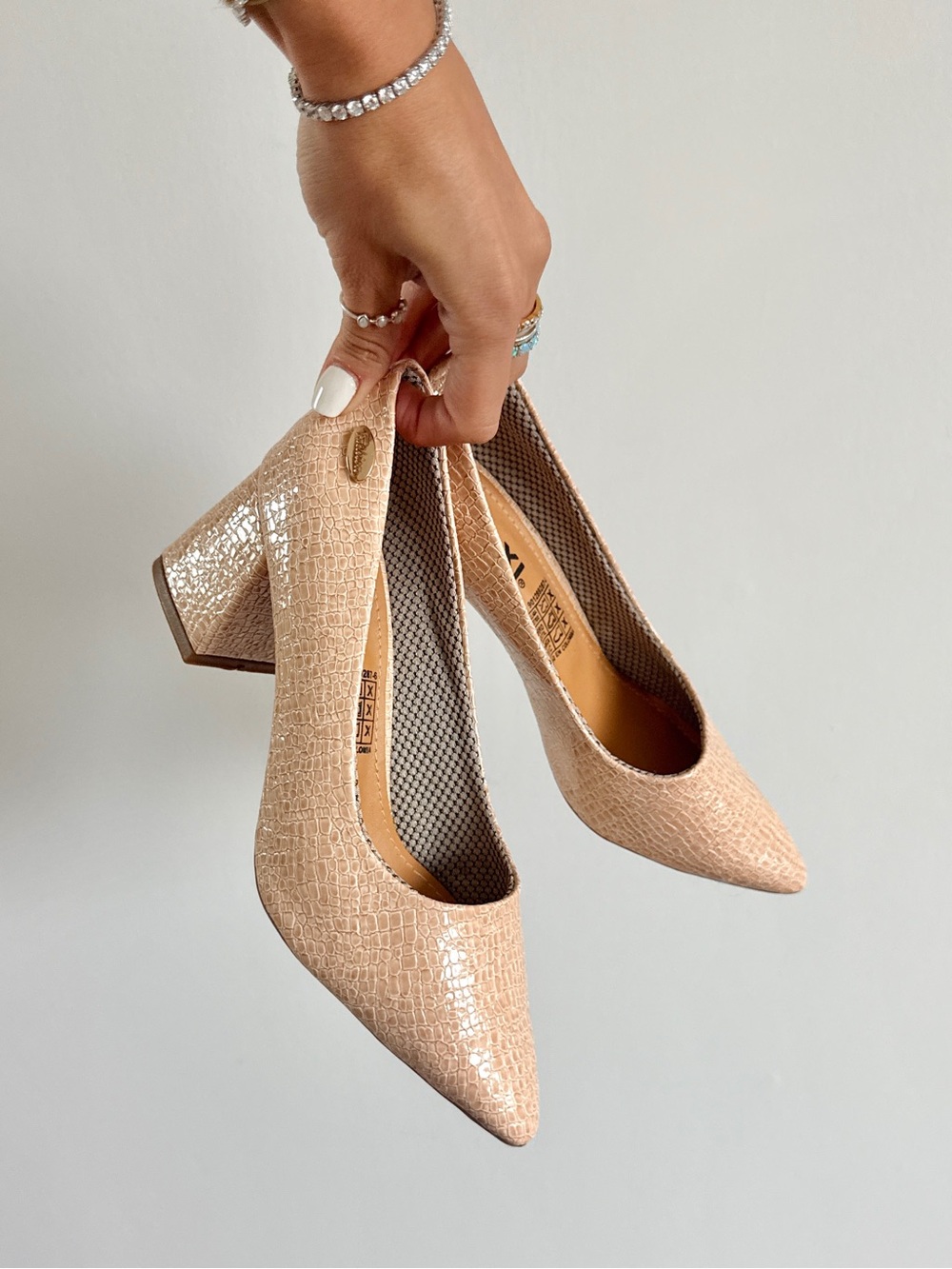 NEW Pointed Block Heel Pumps Nude Croc-Embossed Leather toe TAXI schutz Aldo